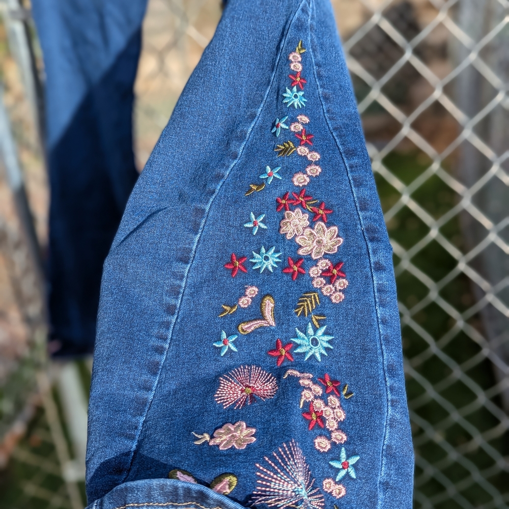 Embroidered Blue Flare Jeans 29x29 With Stretch Up to 30 - Picture 5 of 7